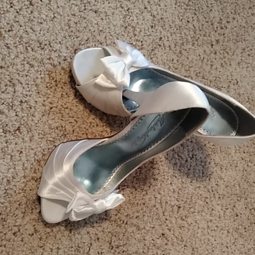 White heels 6.5